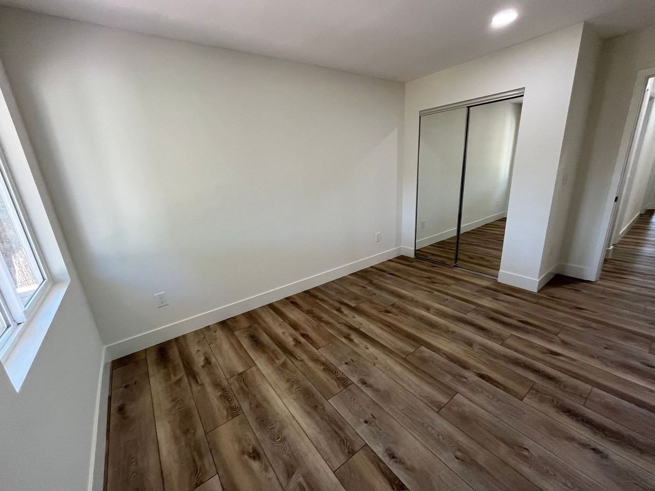 5165 Ewing St - Photo 3 of 7