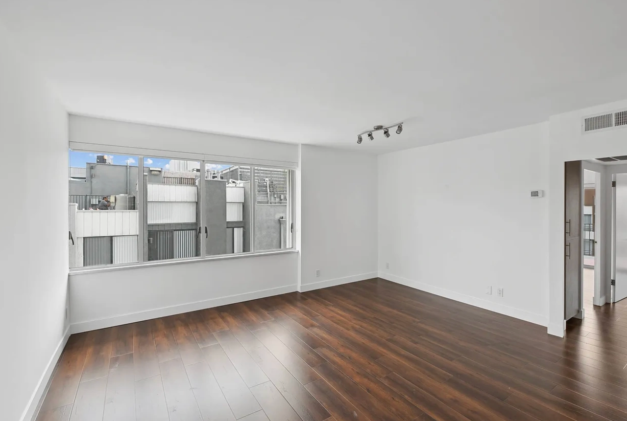 8th Street Residences - Photo 4 of 7
