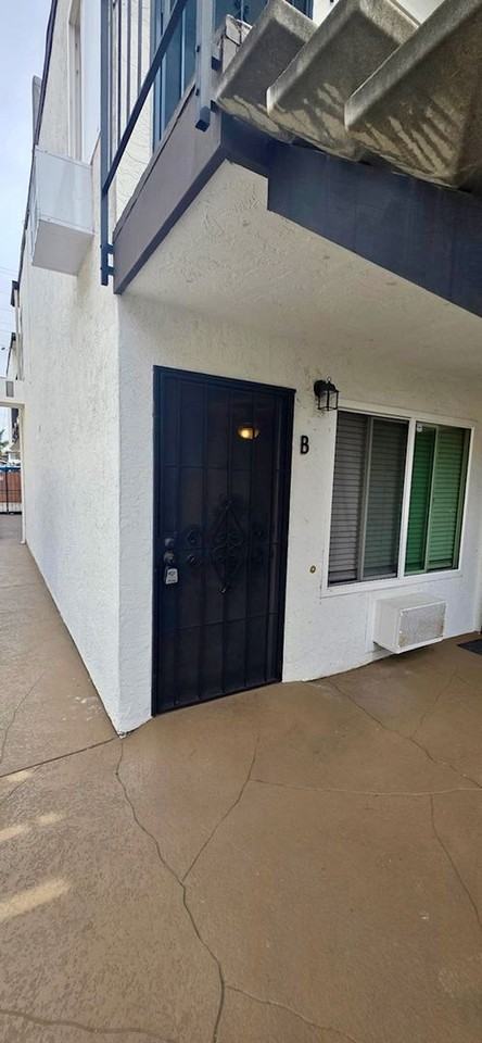 4127 Idaho St #B - Photo 3 of 13