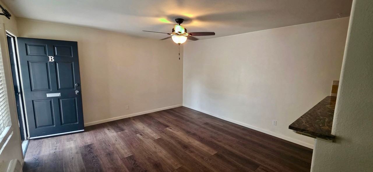 4127 Idaho St #B - Photo 4 of 13