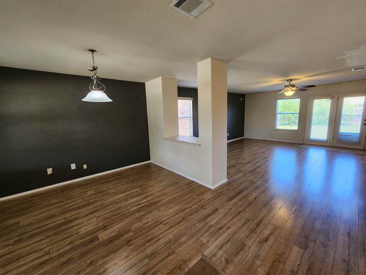 5709 Valley Stream Way - Photo 3 of 28