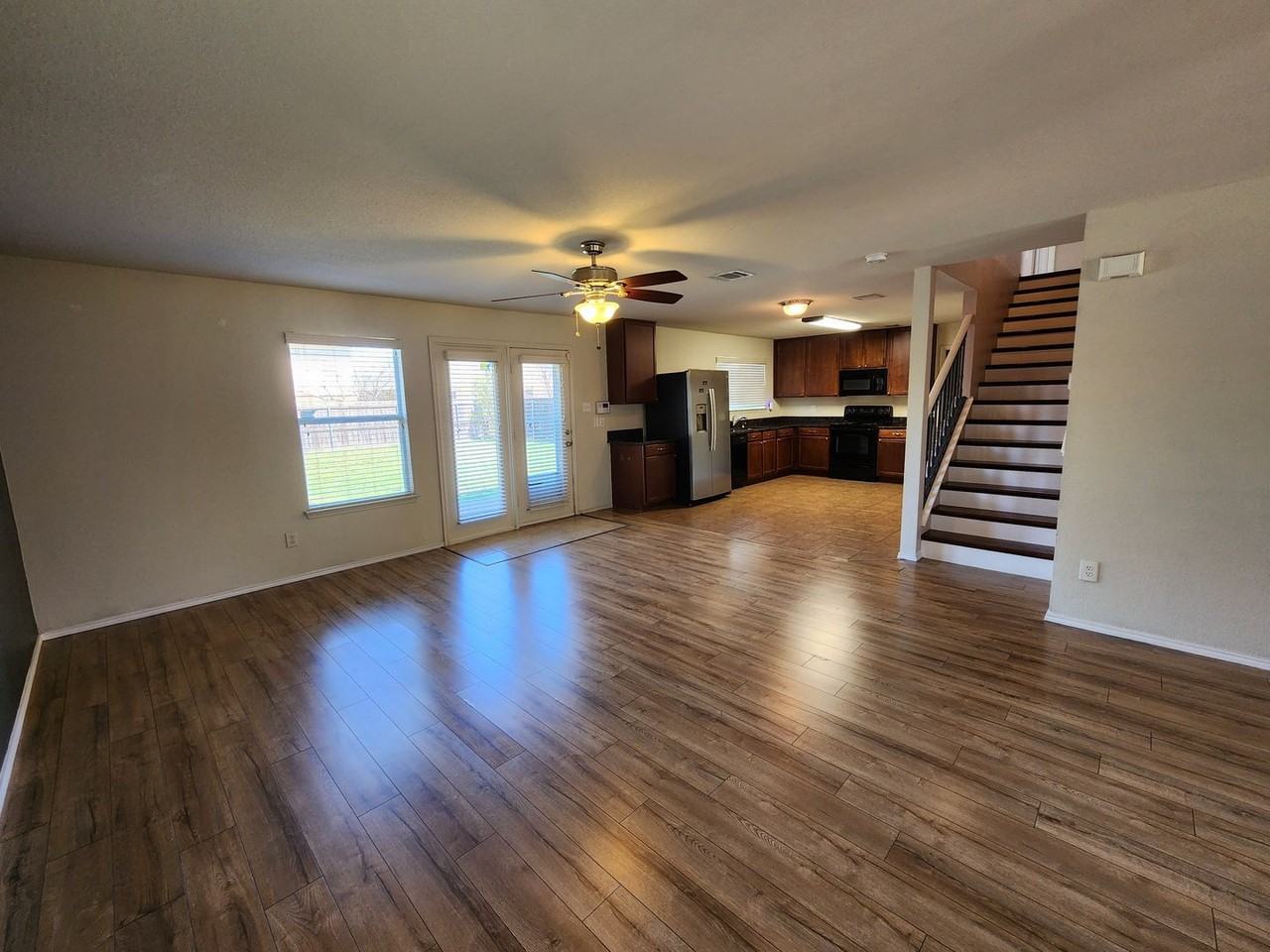 5709 Valley Stream Way - Photo 4 of 28