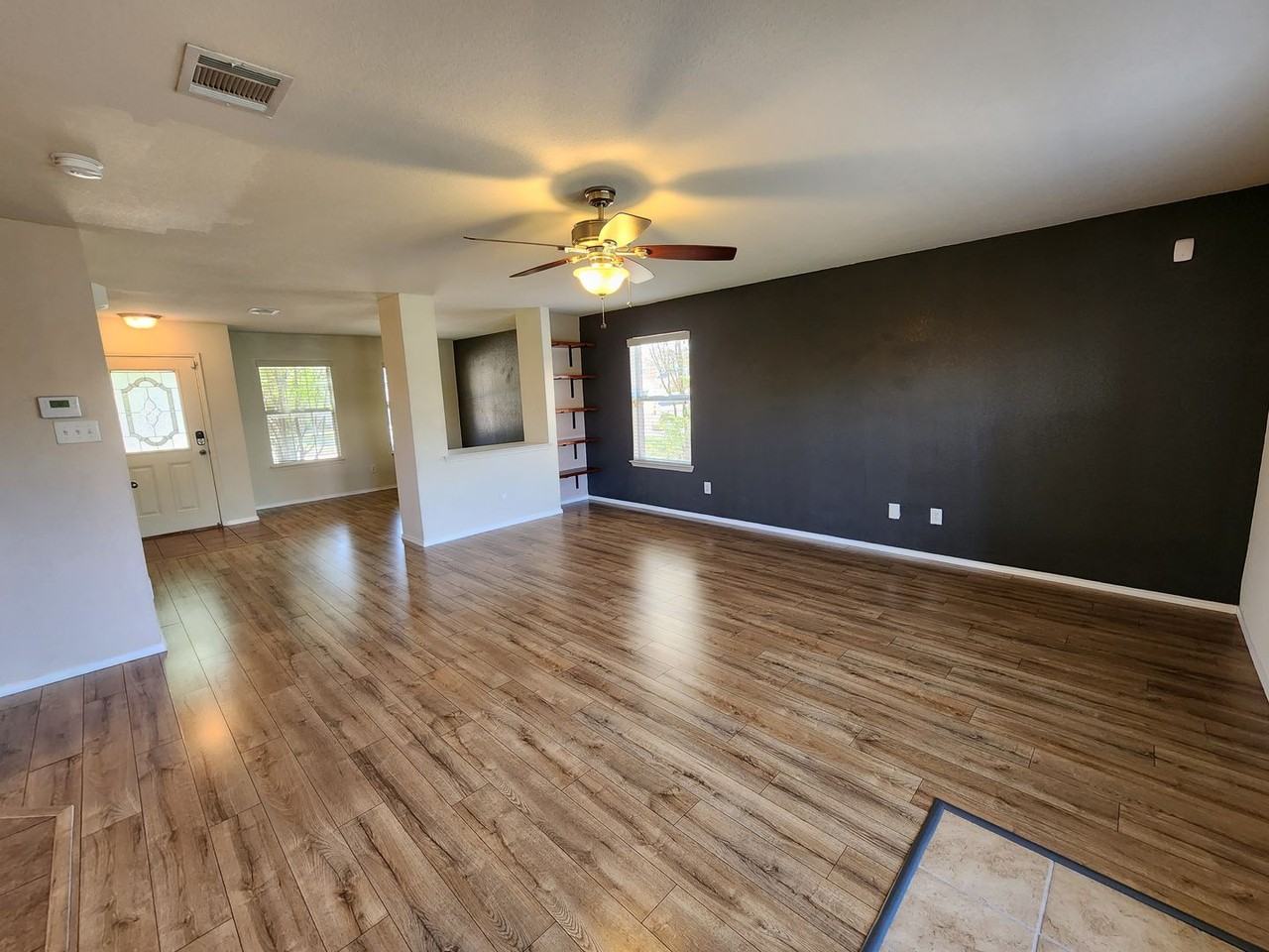 5709 Valley Stream Way - Photo 5 of 28