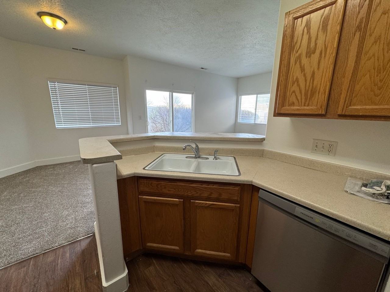 4846 W Stormy Meadow Dr - Photo 4 of 19