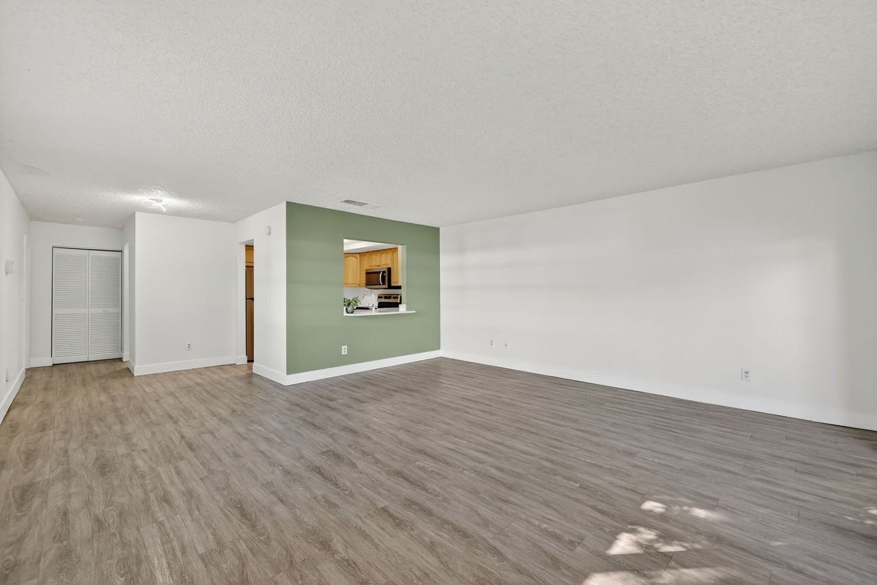 2513 S 17th St - Photo 2 of 25