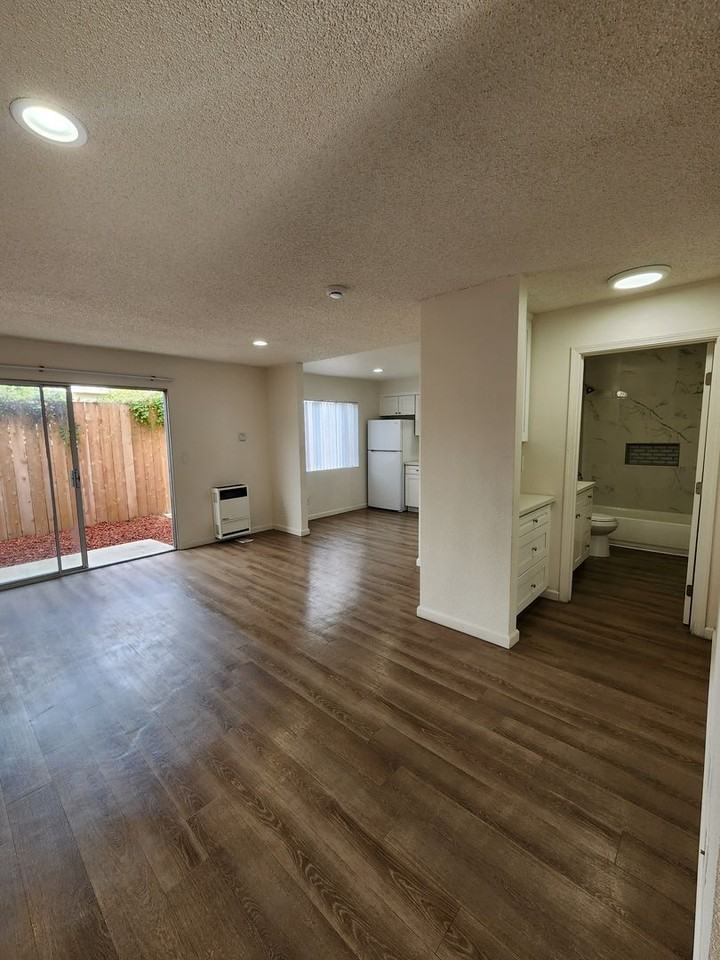 325 Roosevelt St - Photo 5 of 12