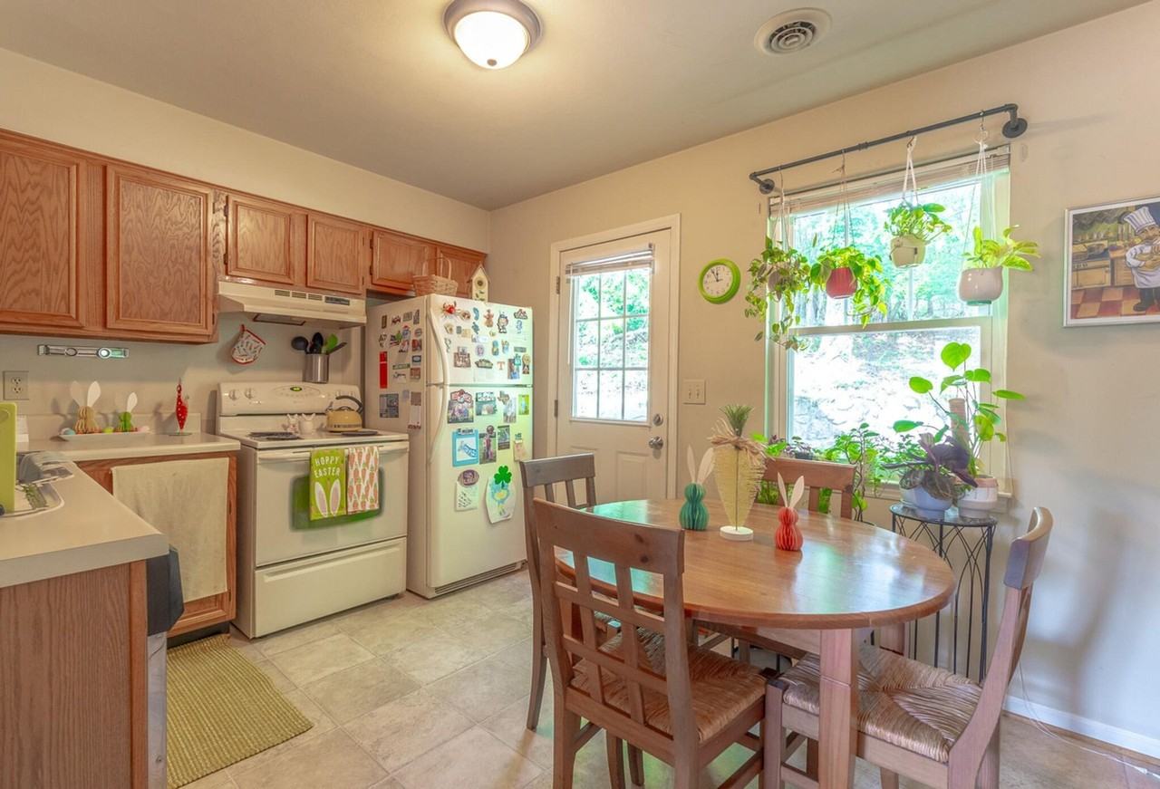 Troxell Townhomes - Photo 6 of 11