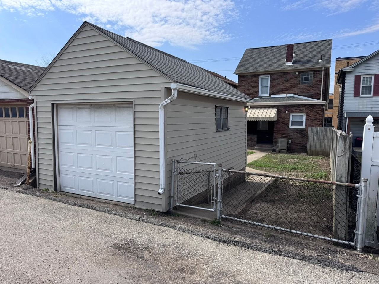 3211 Walnut St - Photo 2 of 46