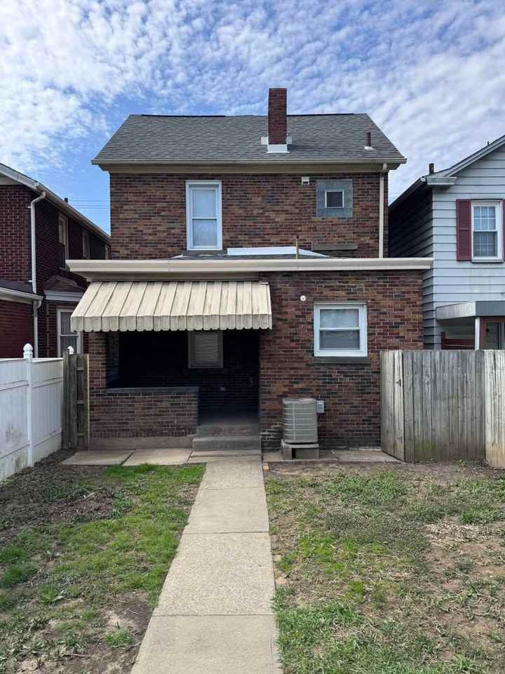 3211 Walnut St - Photo 3 of 46