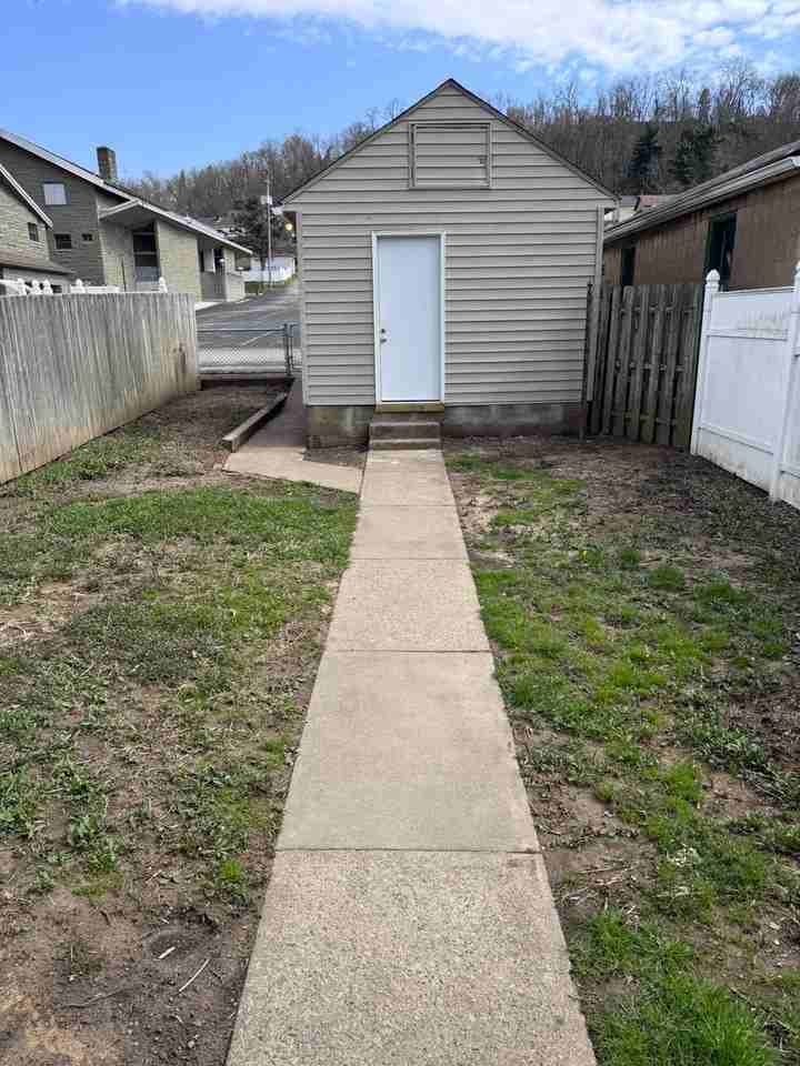 3211 Walnut St - Photo 4 of 46