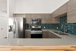 featured image of 335 Roberts St