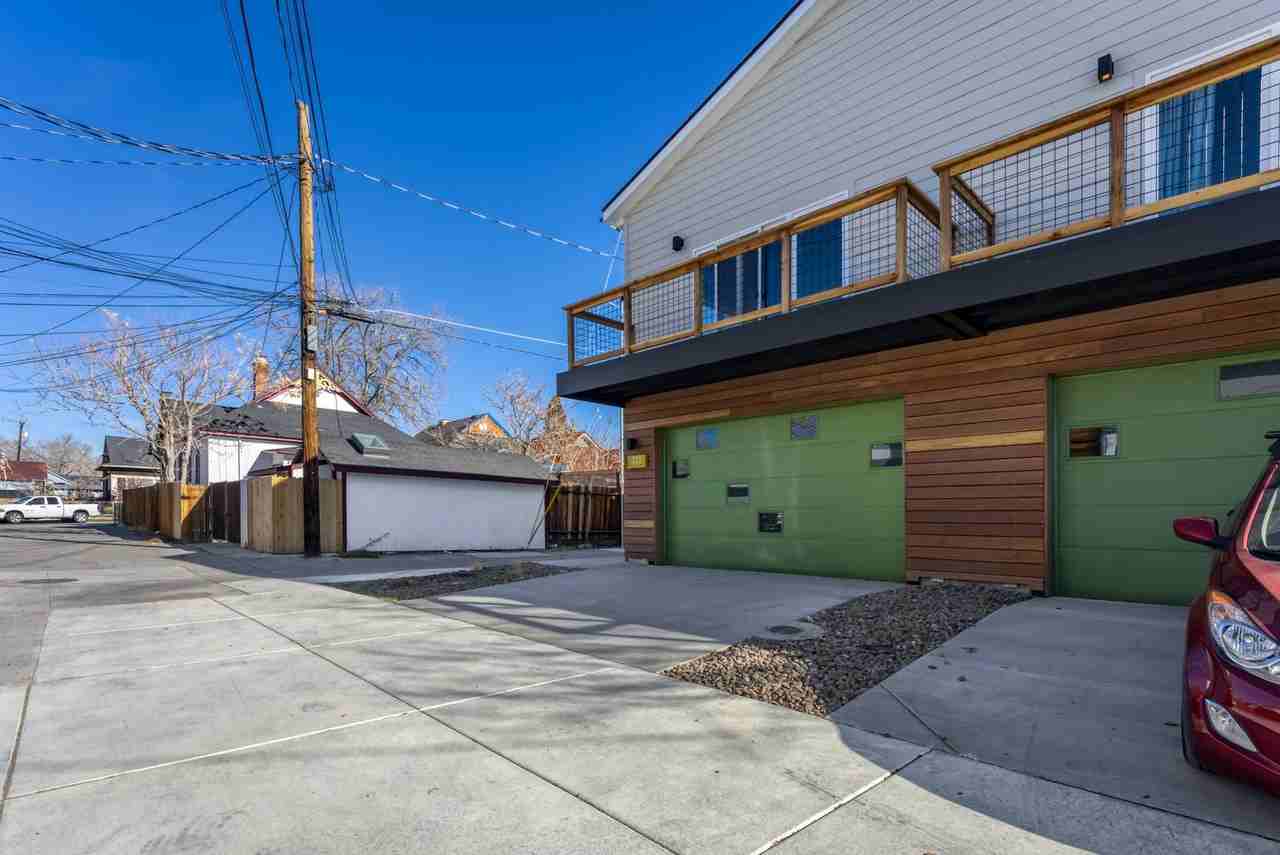 335 Roberts St - Photo 4 of 27