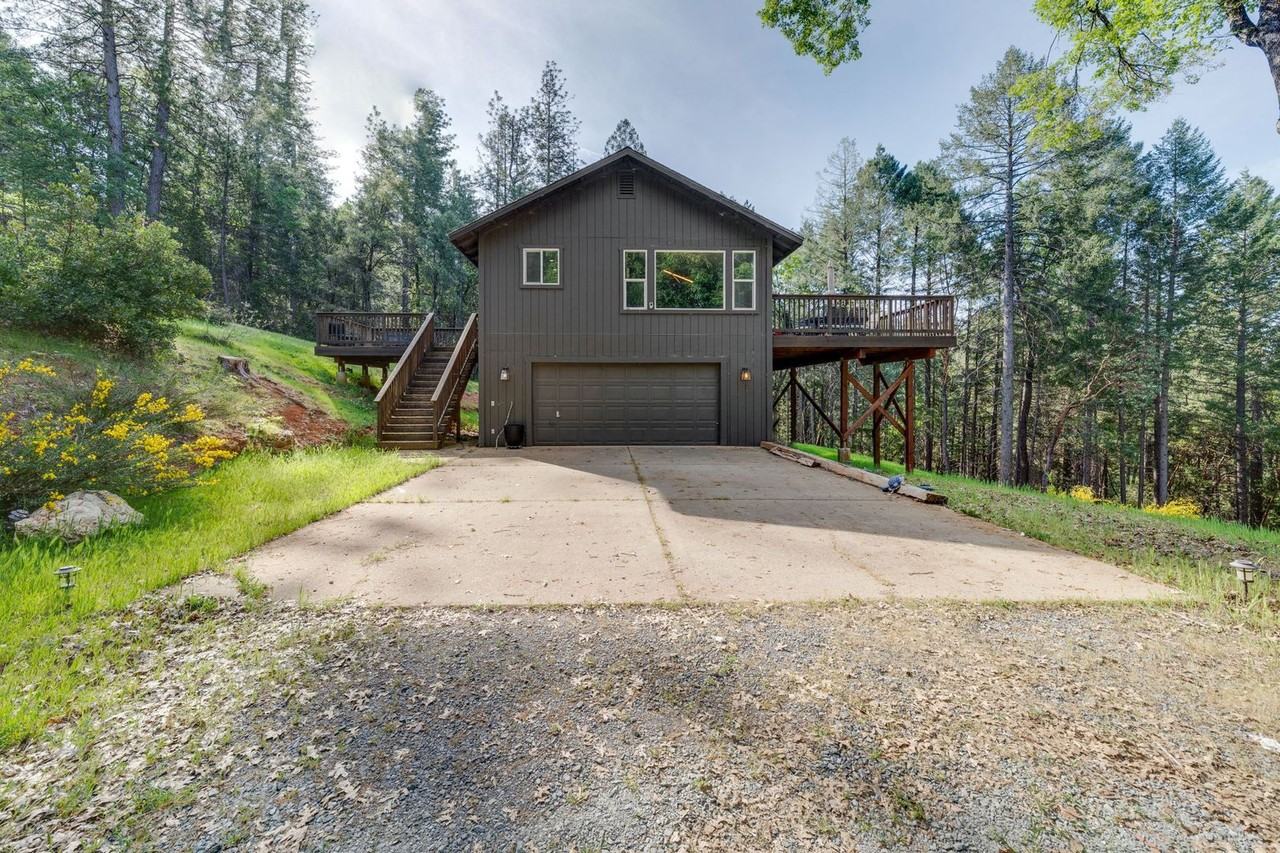 2870 Fox Run Rd - Photo 2 of 48