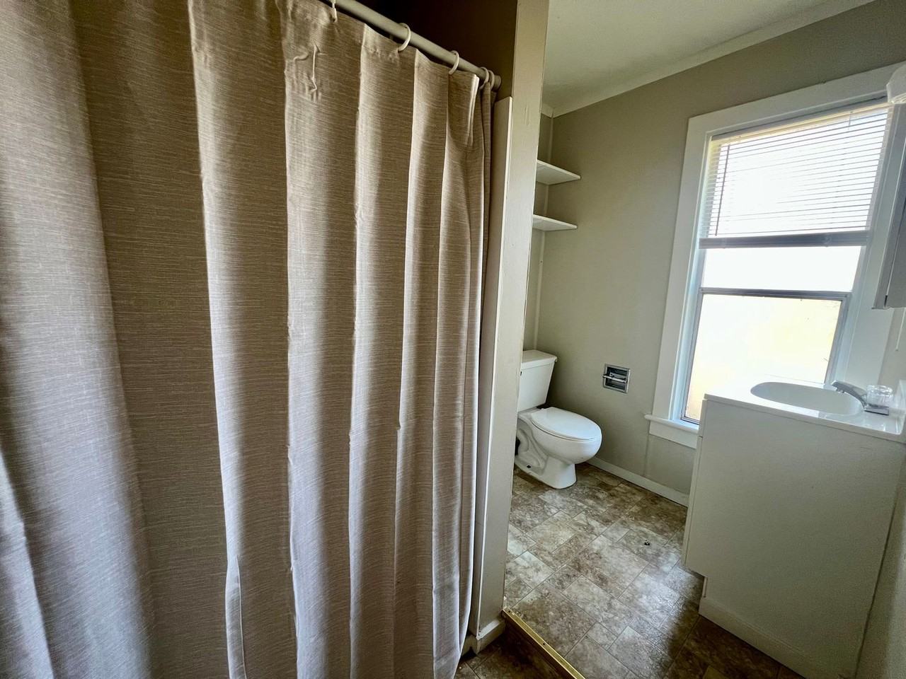 1407 Central Ave - Photo 6 of 7