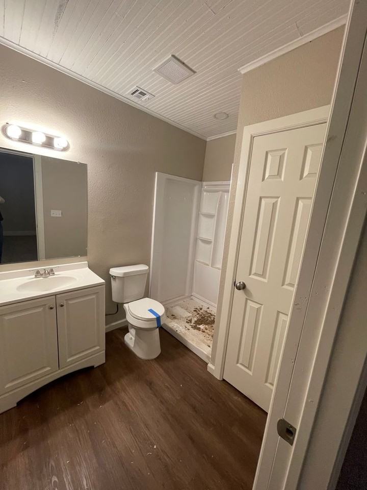 111 D St Ne - Photo 7 of 8