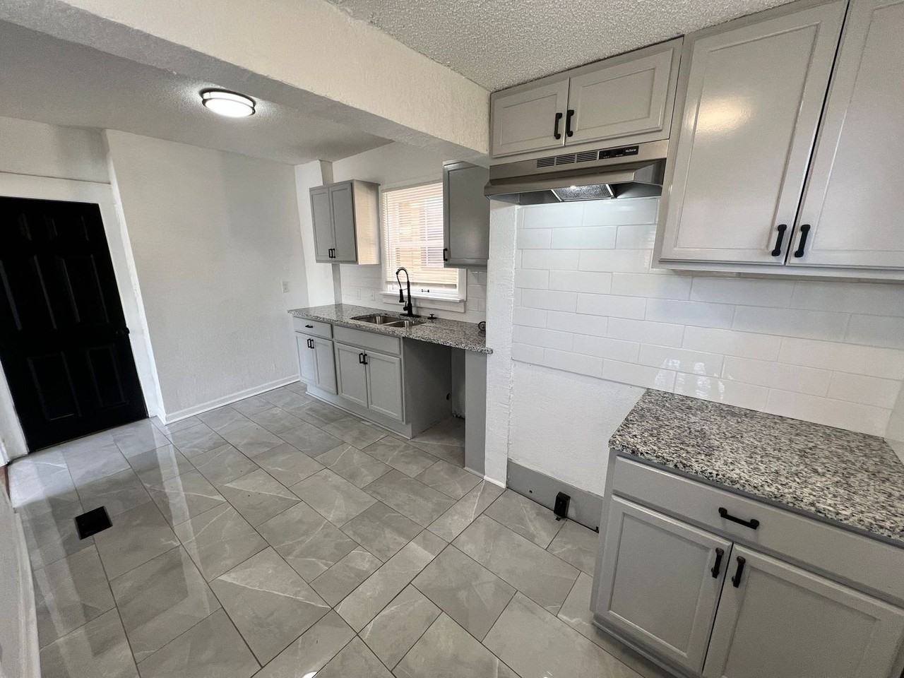 3919 Olive St - Photo 7 of 15