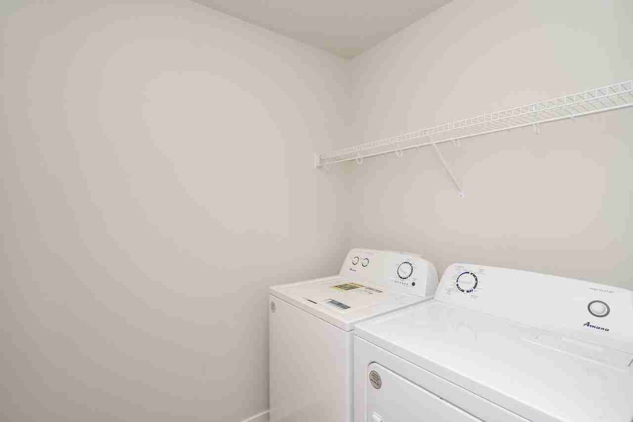 1000 35th Ct Se - Photo 4 of 5