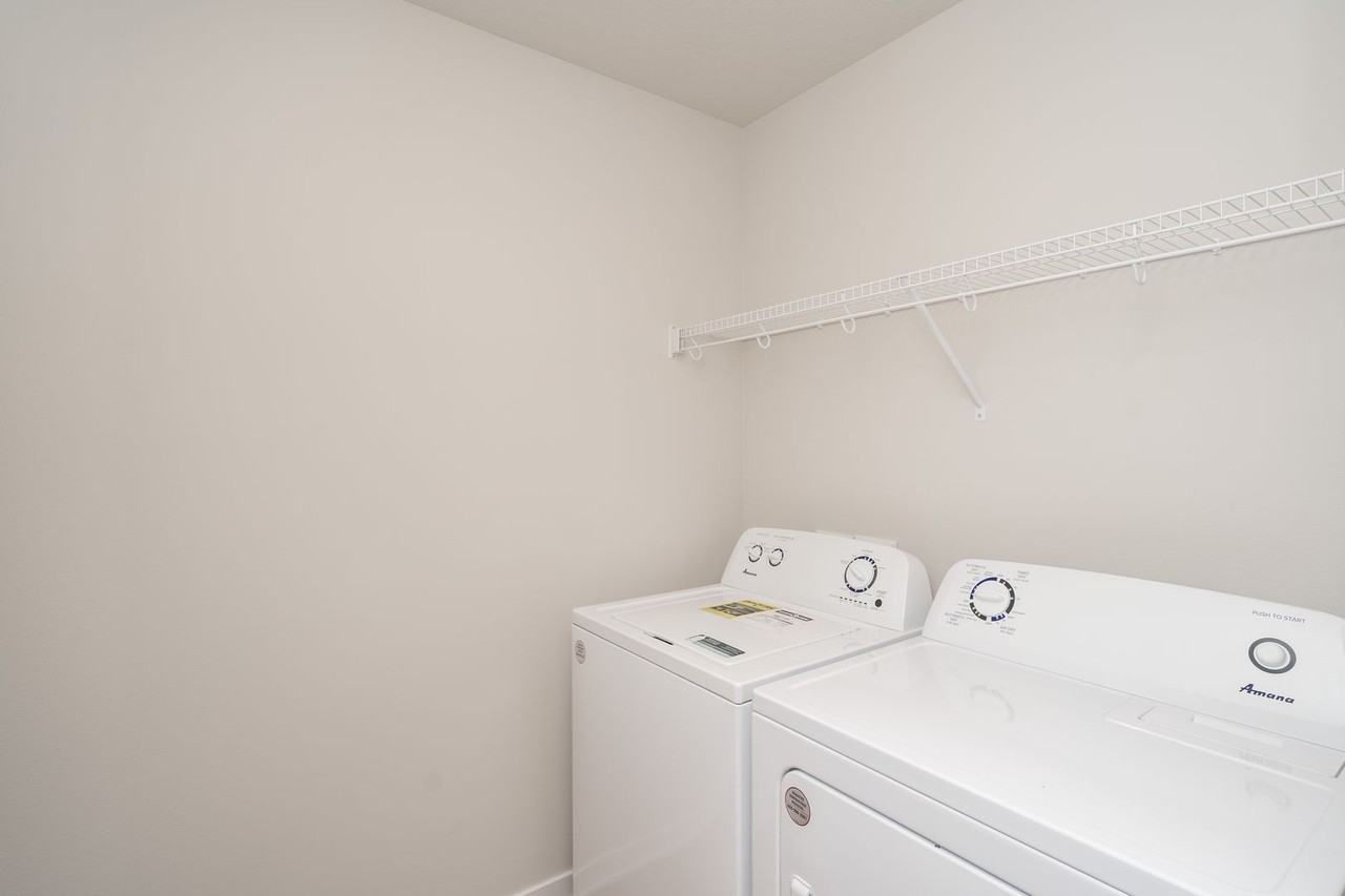 1008 35th Ct Se - Photo 4 of 5