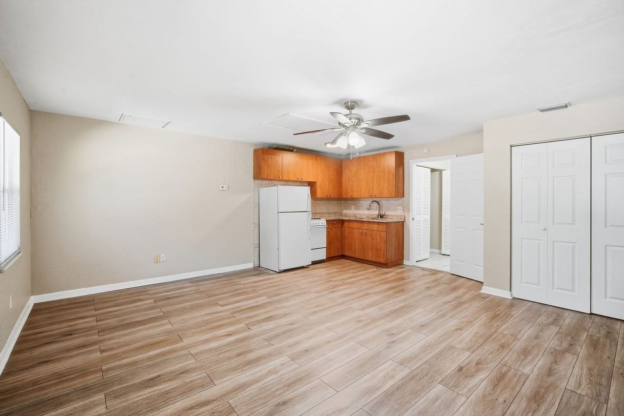 1283 Palm St #C - Photo 7 of 21