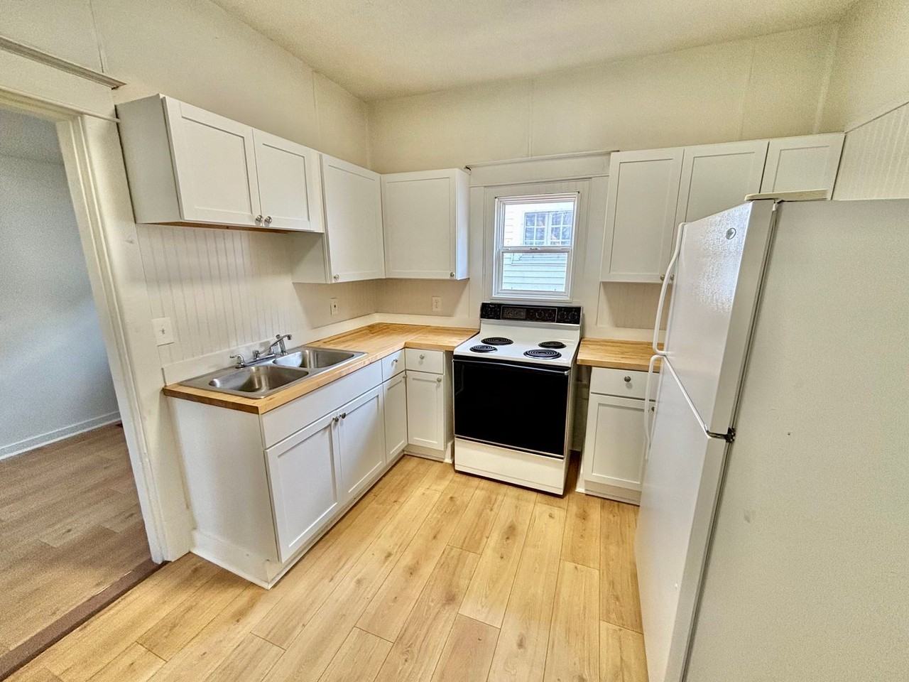 917 Roadway Ave - Photo 4 of 8