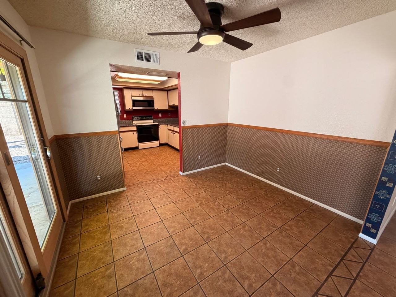 8151 W Sierra Vista Dr - Photo 6 of 23