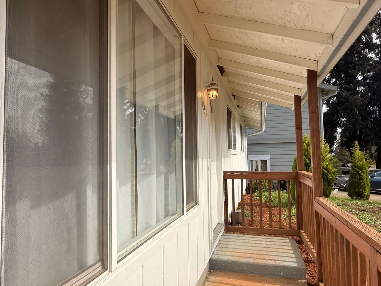 1593 Skyline Way S - Photo 3 of 22