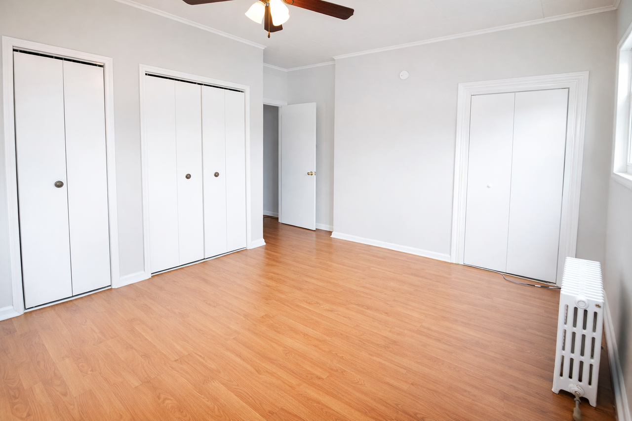 41ST ST-128 -- 091 - Photo 6 of 9