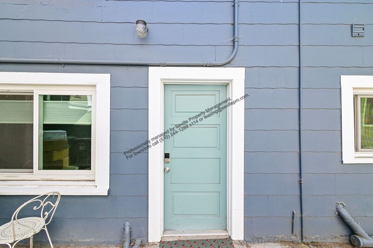 1119 Center St - Photo 4 of 27