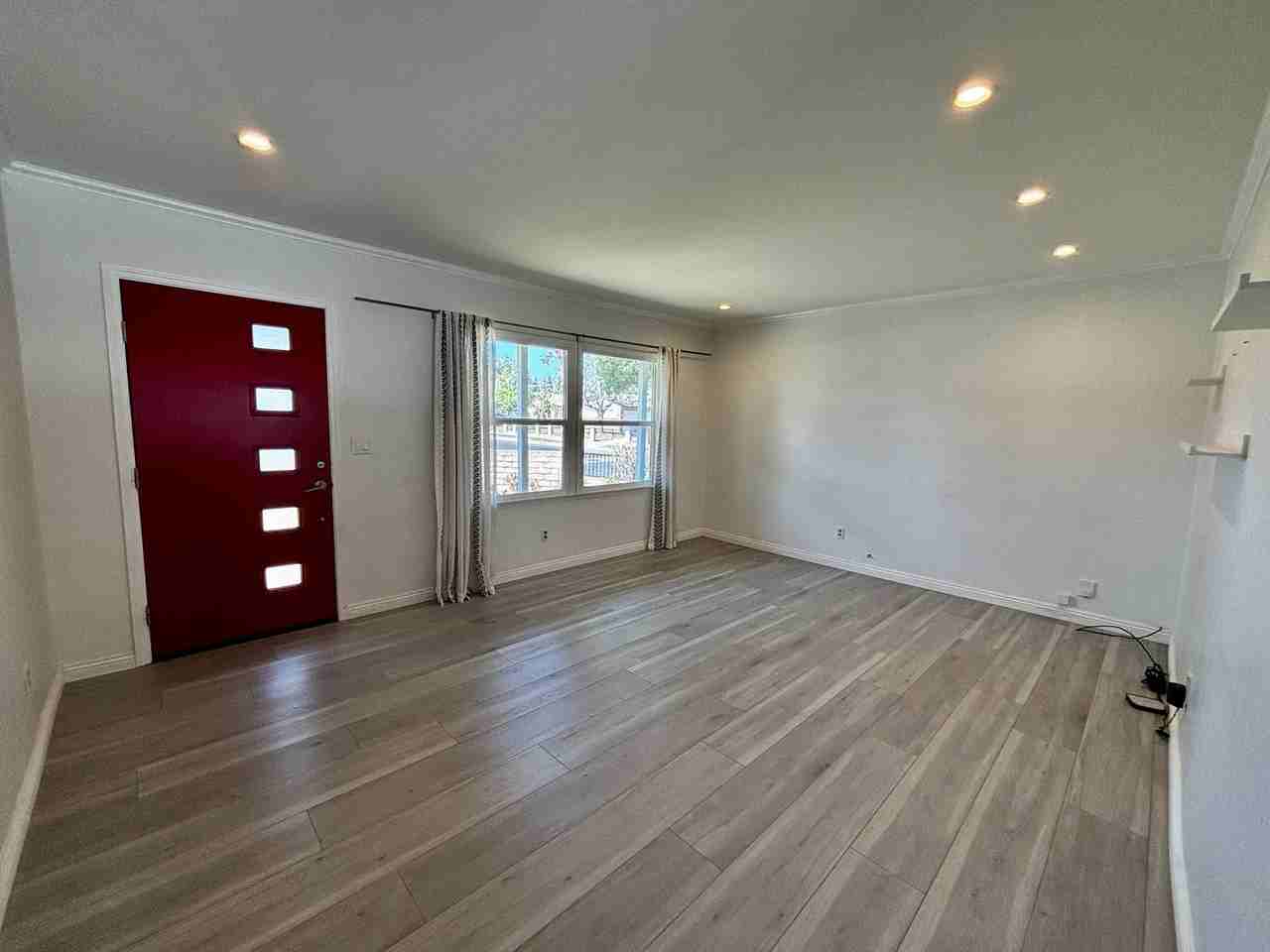 8220 Kentland Ave - Photo 4 of 25