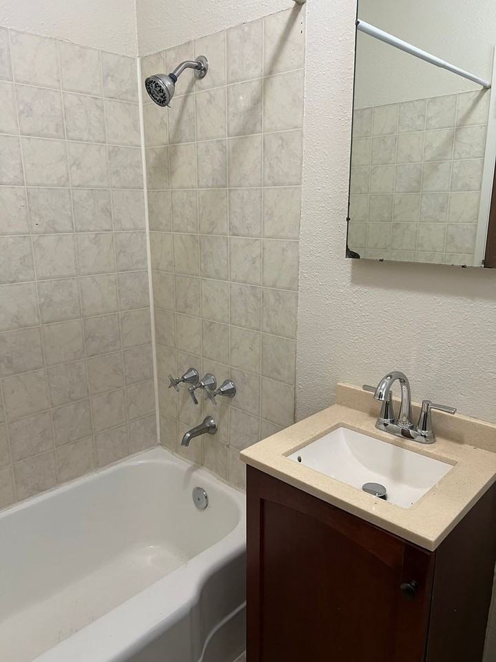 2315 Alhambra Blvd - Photo 7 of 9