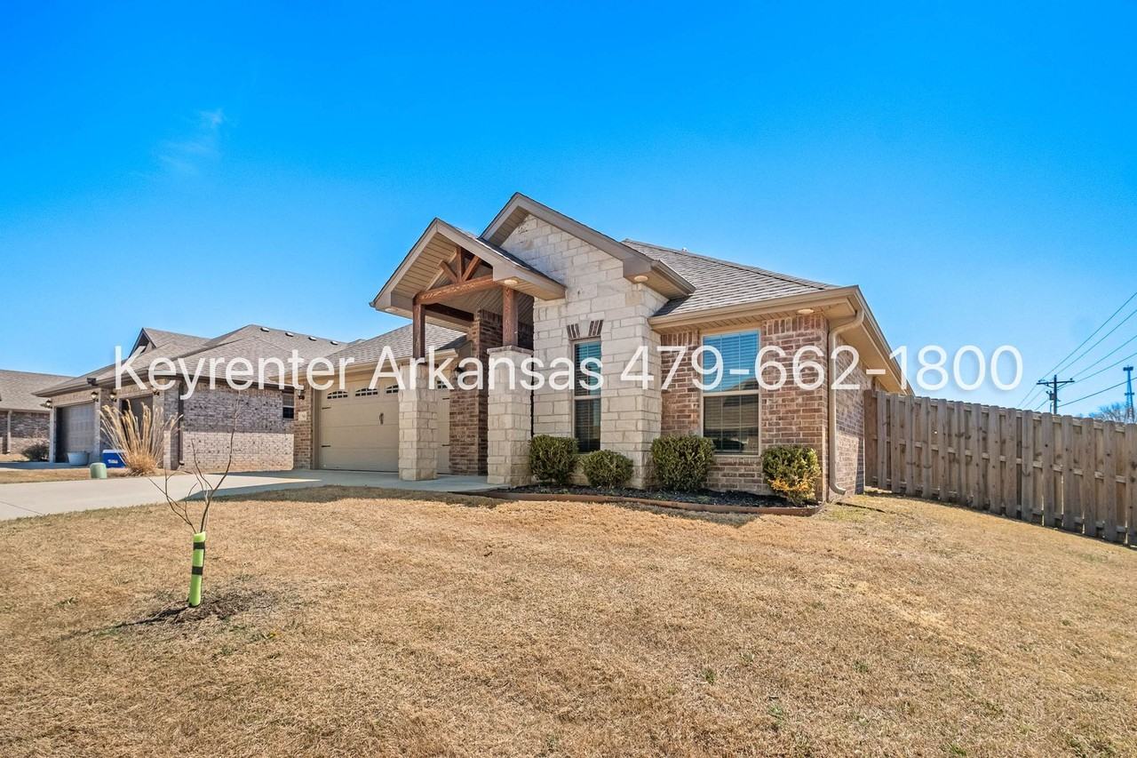 761 Melrose Pl - Photo 2 of 29