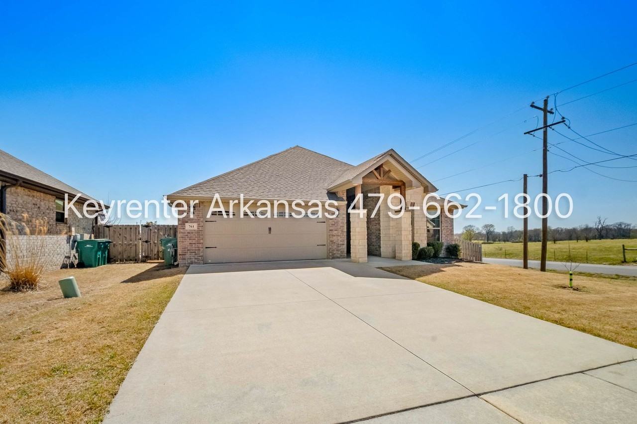 761 Melrose Pl - Photo 3 of 29