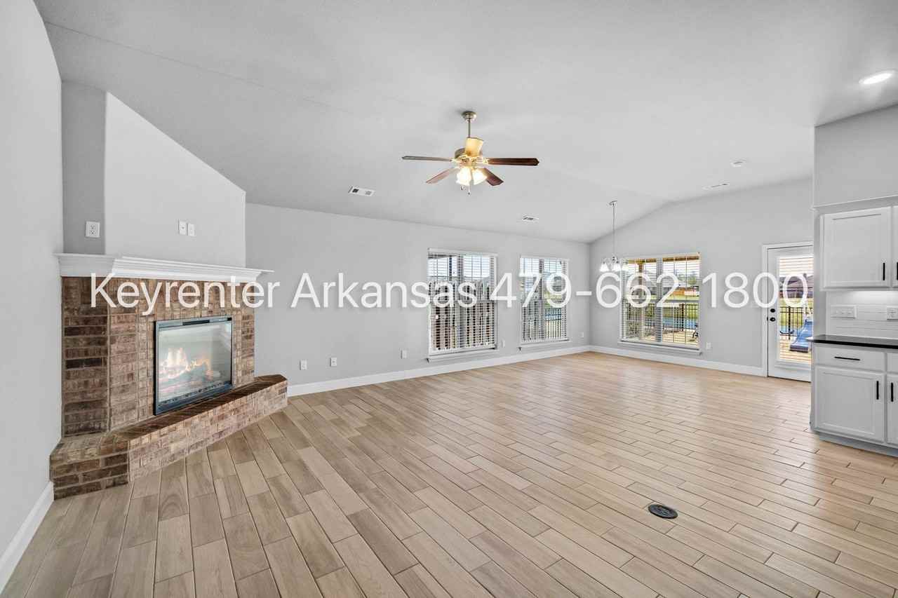 761 Melrose Pl - Photo 6 of 29