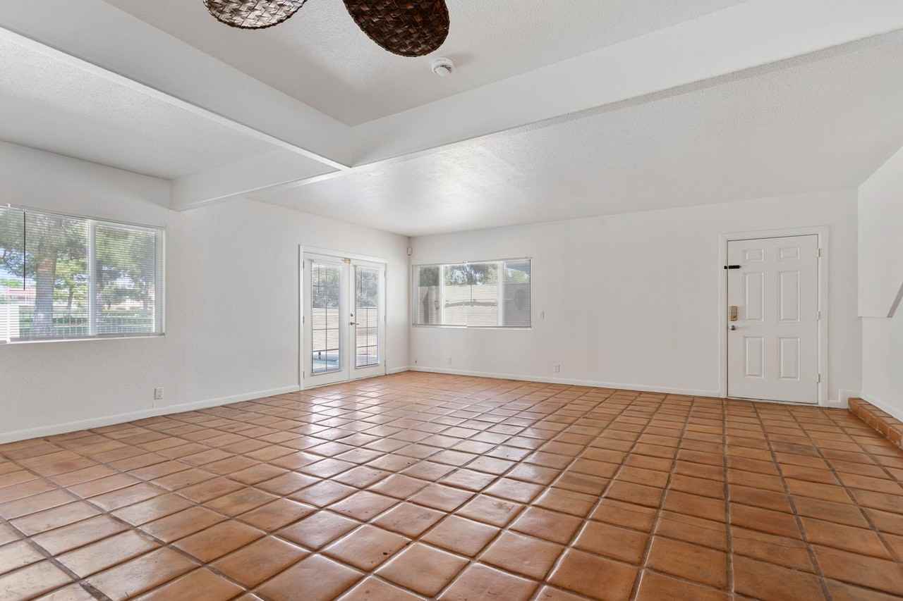 908 Vegas Valley Dr - Photo 3 of 36