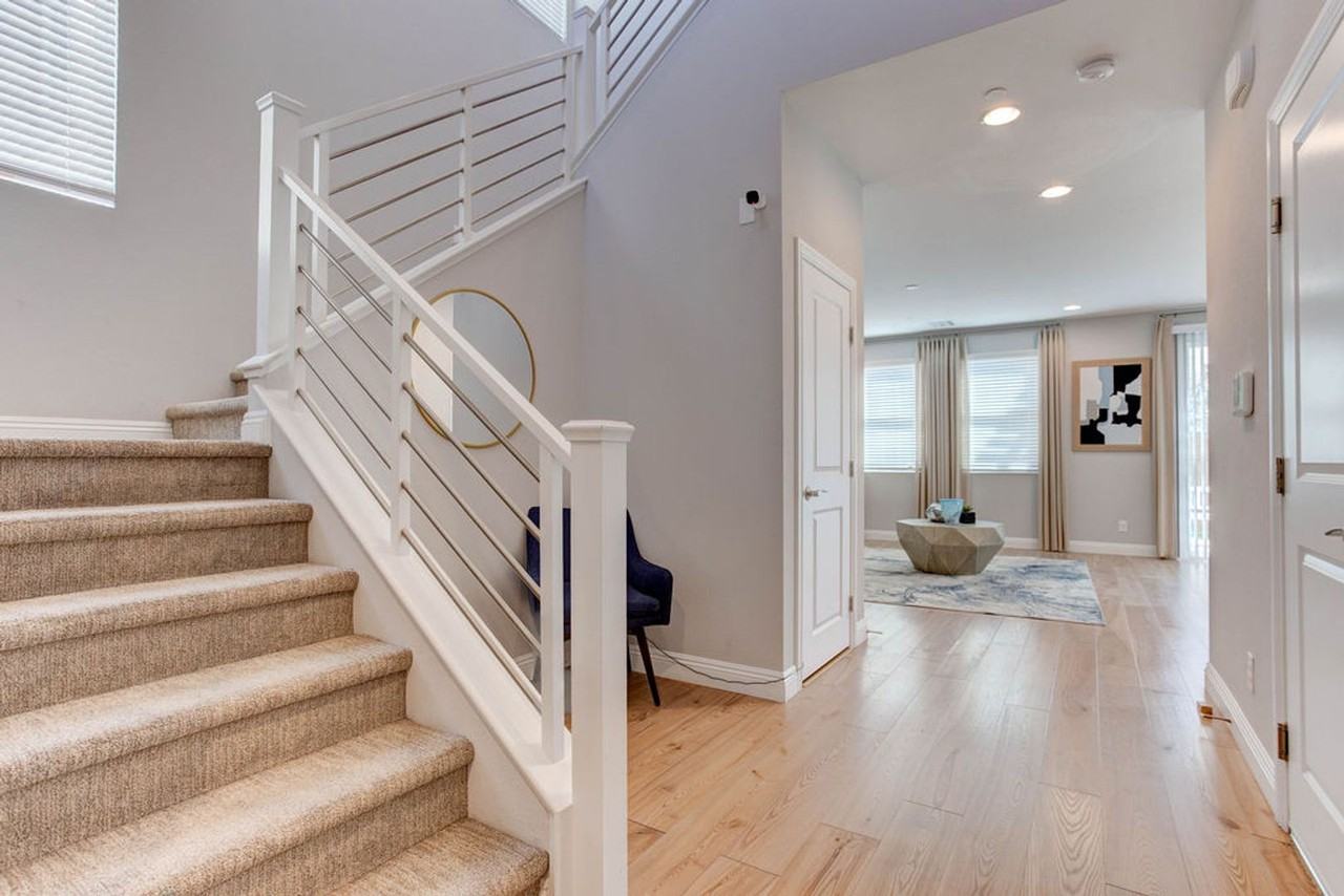 8580 Luse St - Photo 3 of 39