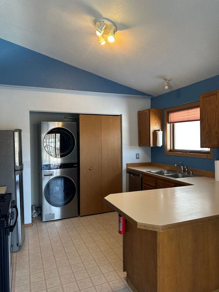 6409 S Aurora Dr - Photo 3 of 9