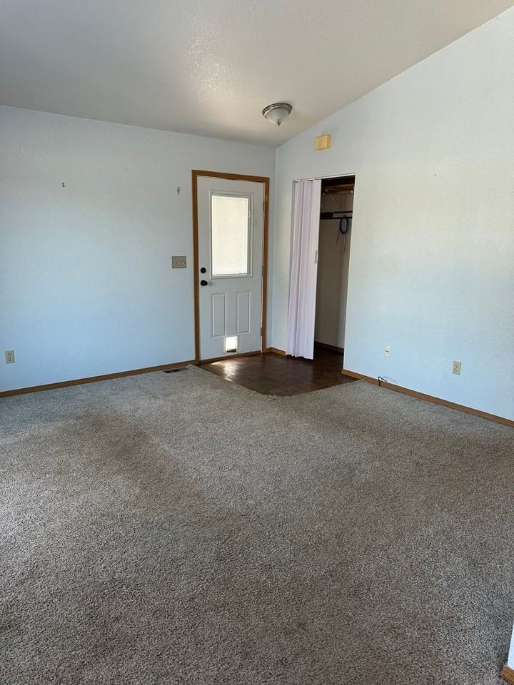 6409 S Aurora Dr - Photo 5 of 9