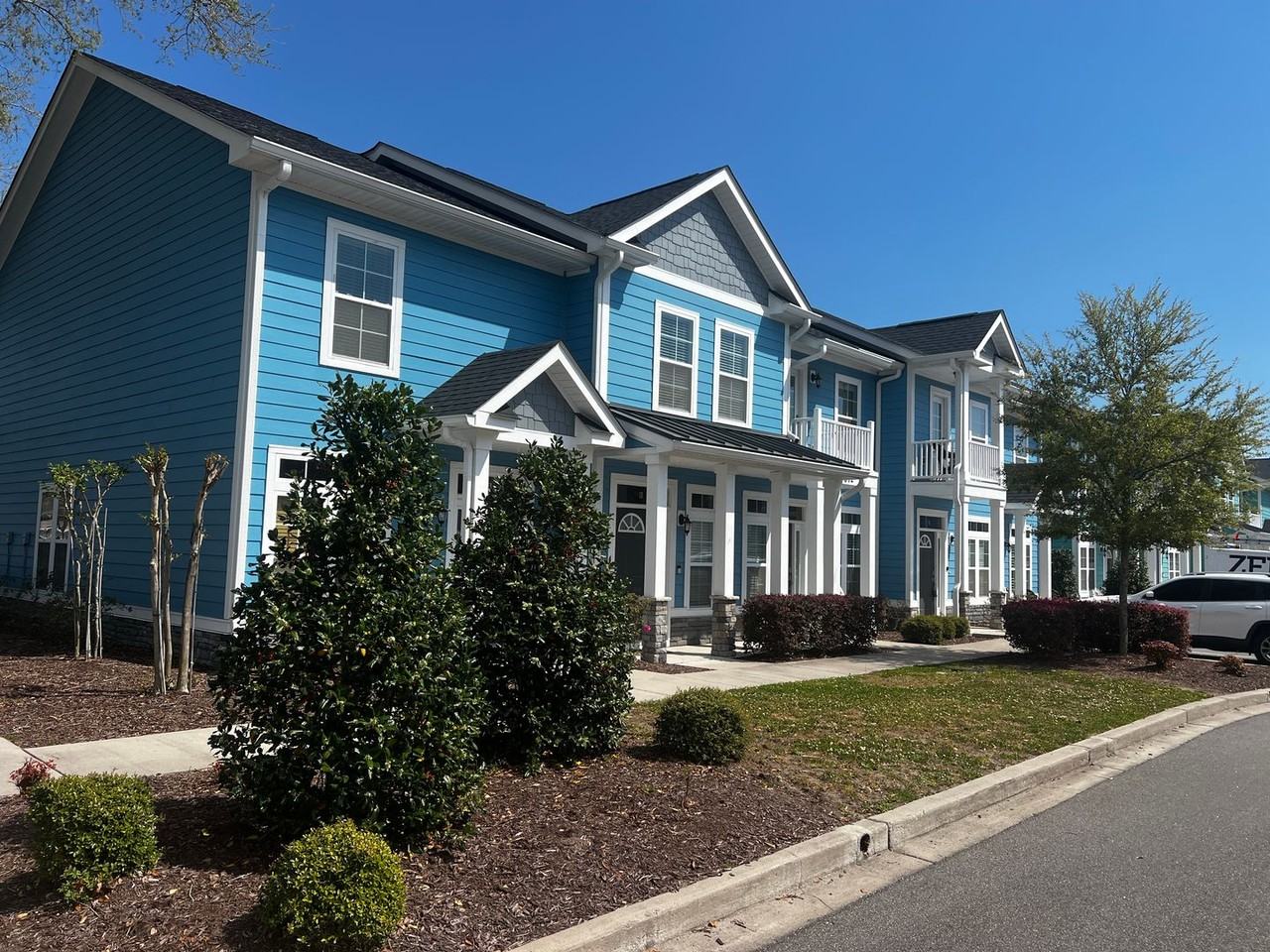 812 Moen Pl - Photo 2 of 25