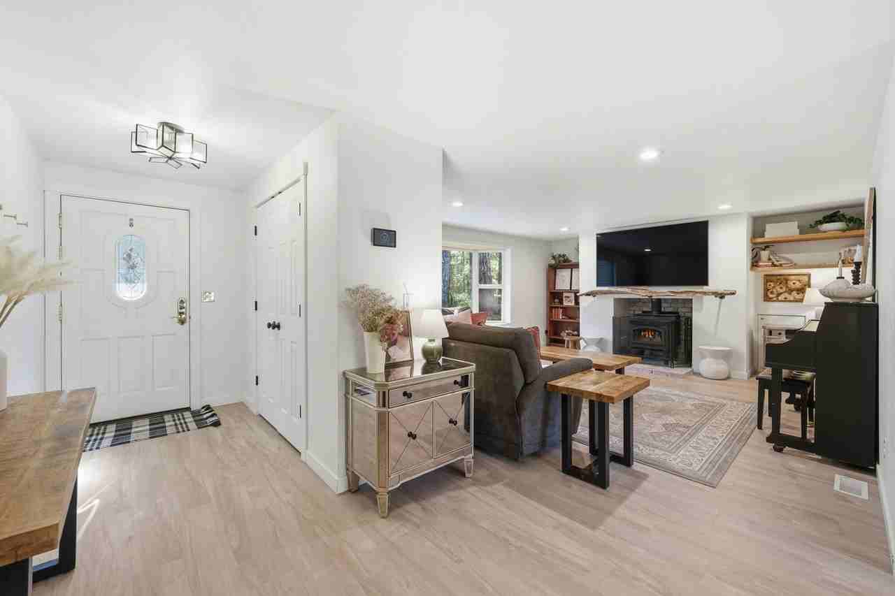 13701 109th Ave Nw - Photo 2 of 24