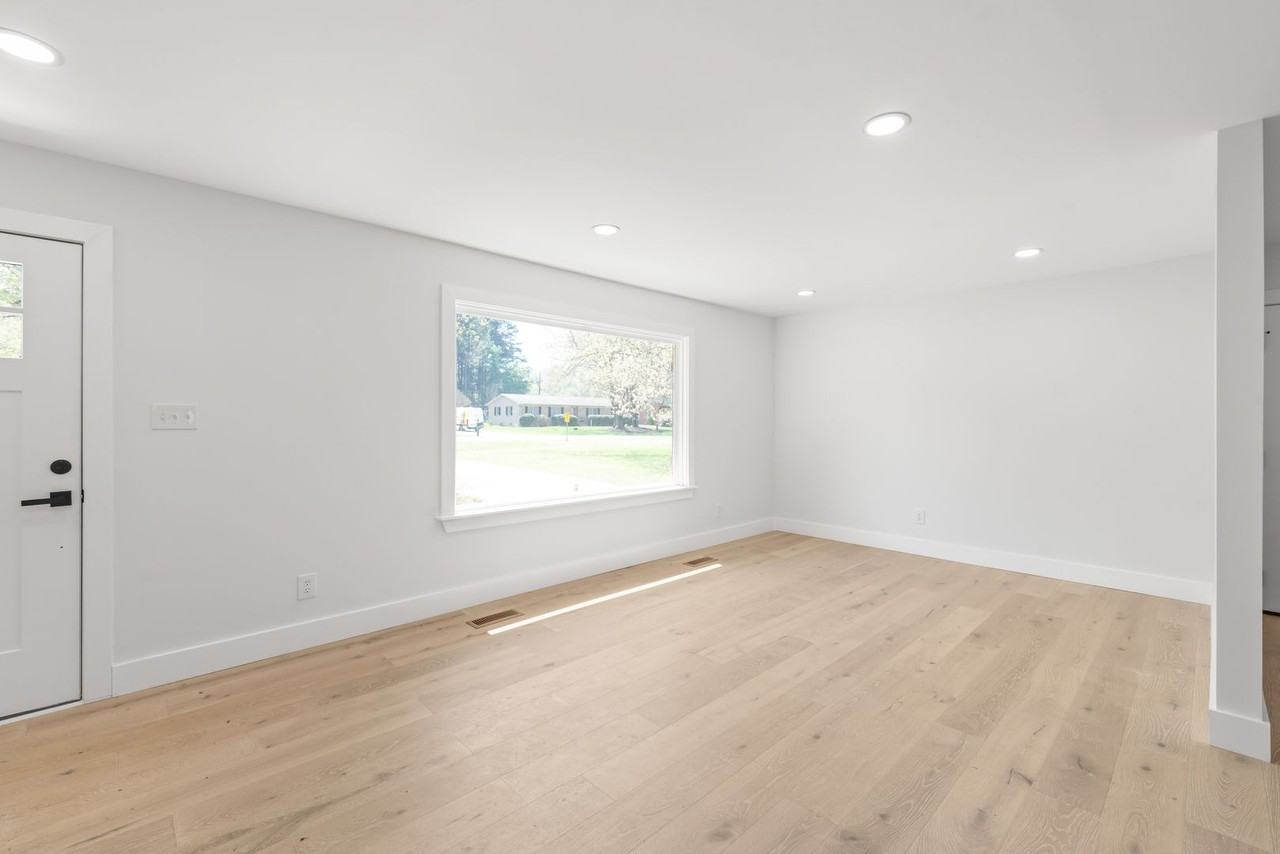 1315 Vickie Ln - Photo 6 of 30