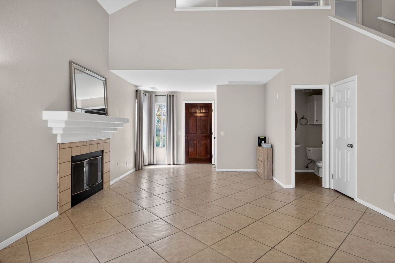 2111 Rebecca Way - Photo 6 of 26