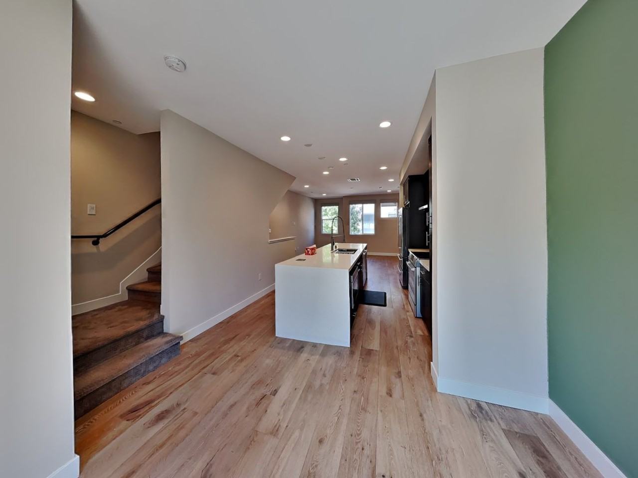 1534 Prescott St - Photo 5 of 16