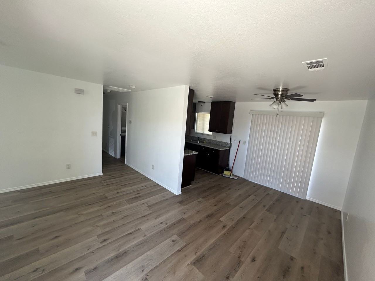 405 N Green St - Photo 2 of 13