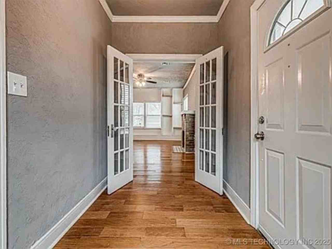 2047 E 13th St - Photo 3 of 17