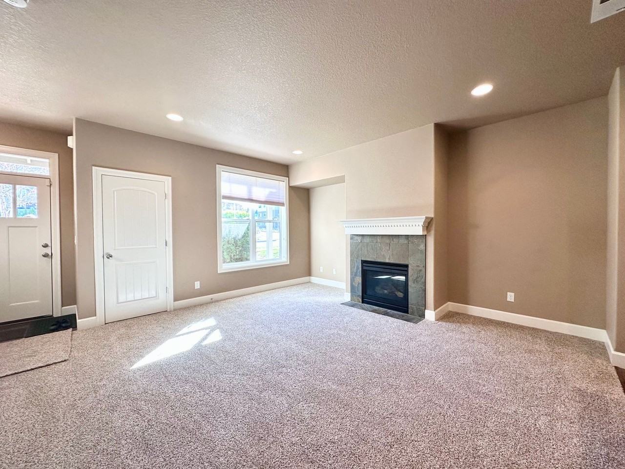 19021 Village Blvd - Photo 6 of 32