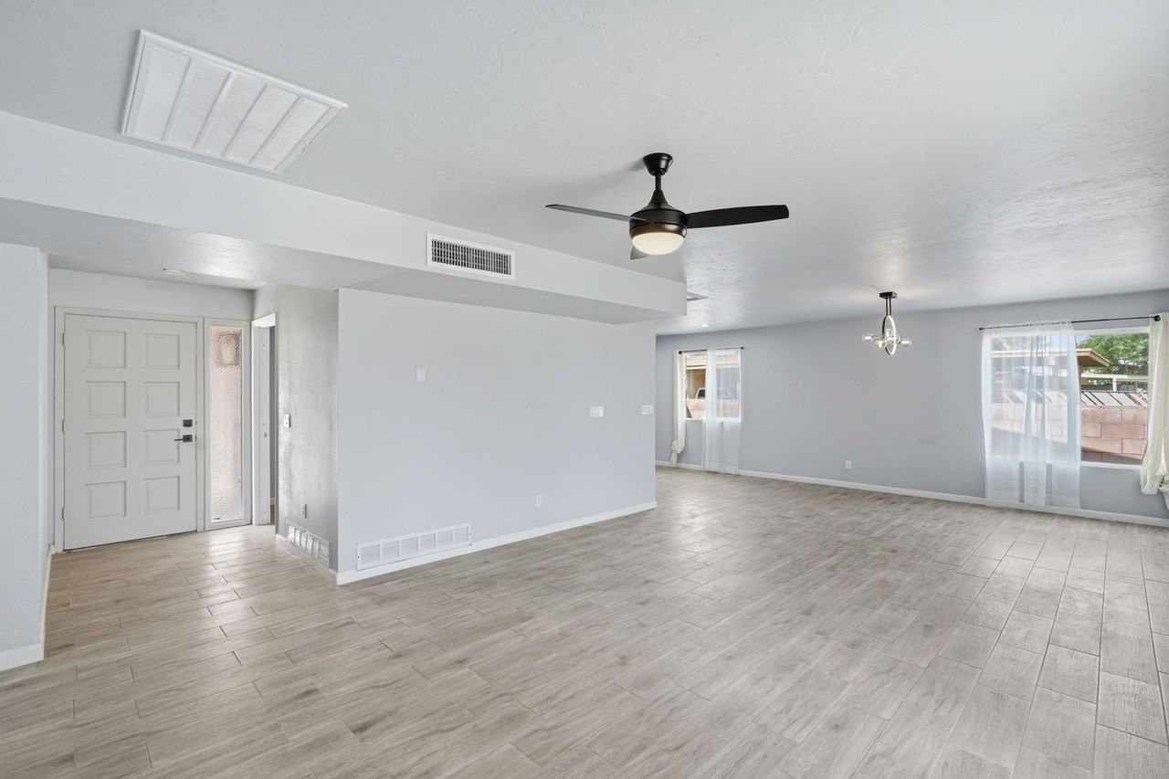 3455 S Magda Ave - Photo 7 of 36