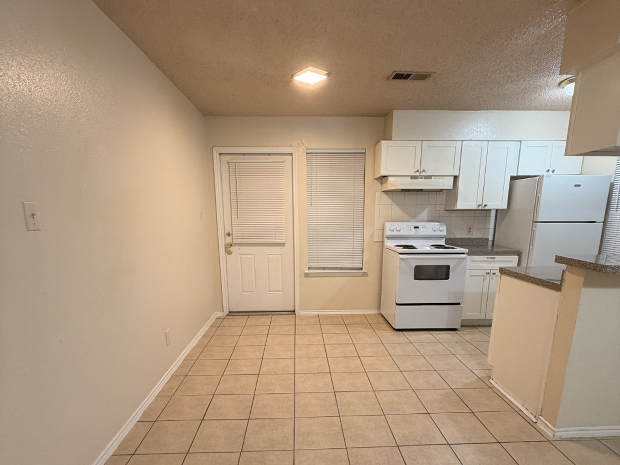 810 W Olmos Dr - Photo 6 of 23