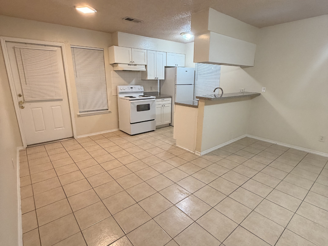 810 W Olmos Dr - Photo 7 of 23