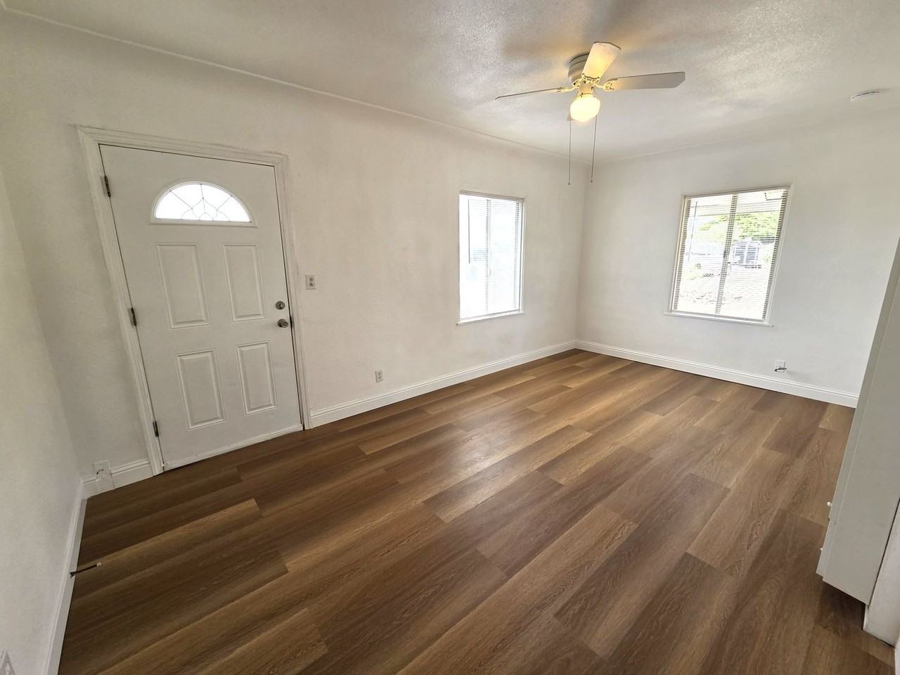 958 S Chess Terrace St - Photo 2 of 8