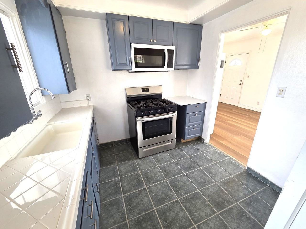 958 S Chess Terrace St - Photo 3 of 8